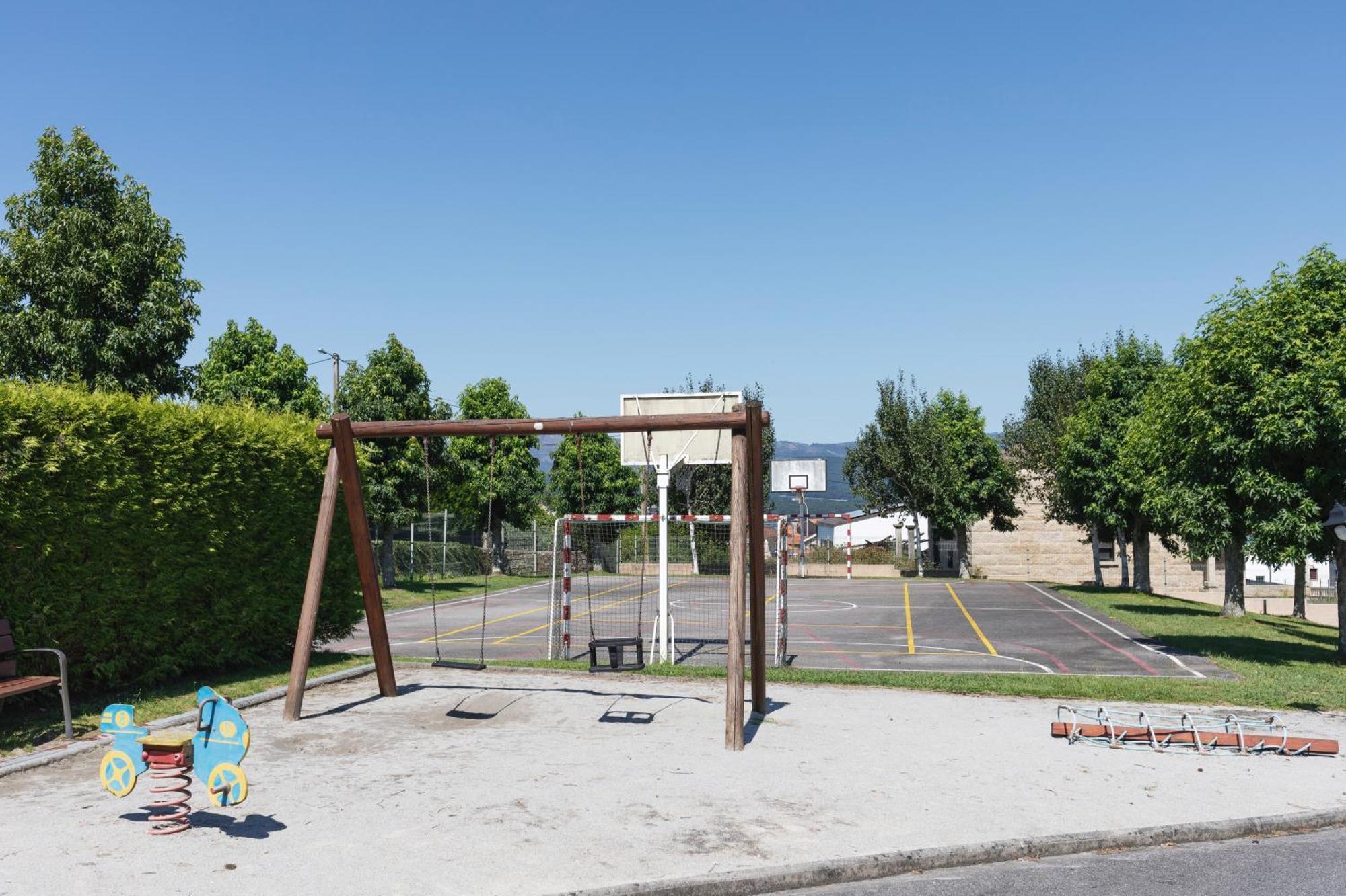 Rianjo Baruhaus Piscina Y Parking Rianxo 아파트 외부 사진
