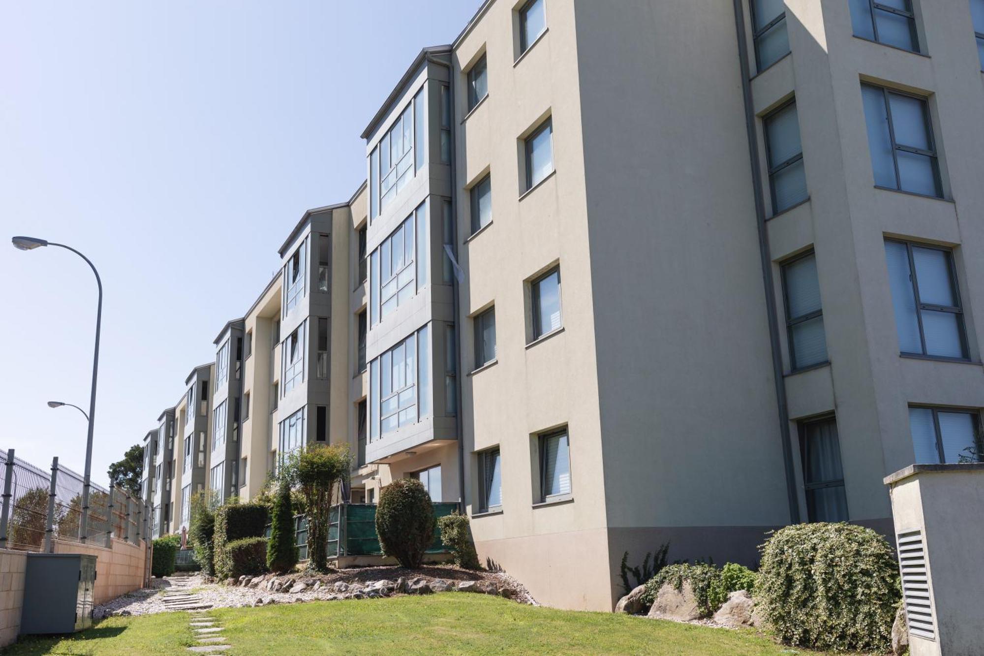 Rianjo Baruhaus Piscina Y Parking Rianxo 아파트 외부 사진